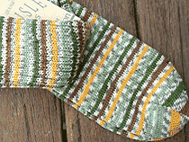braun-gelb-geringelte Socken aus Irland 